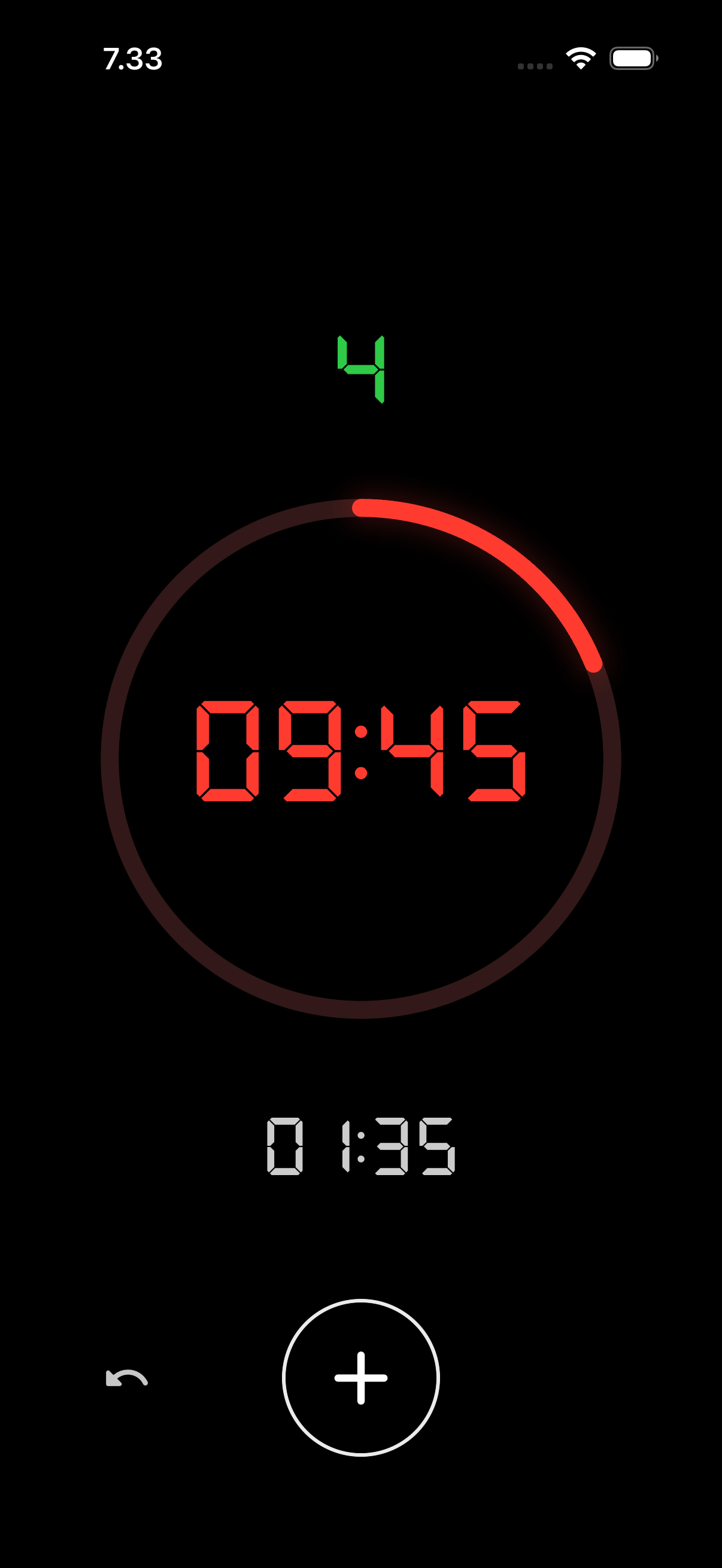 Aika AMRAP workout timer with 9:45 remaining, a round counter showing 4, and an add-round button